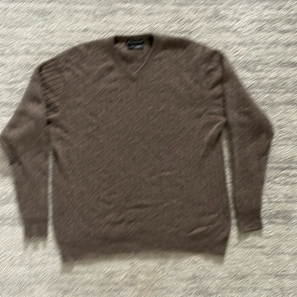 Men’s cashmere cable knit sweater XL